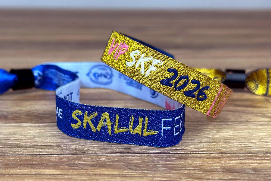 geweven polsbandjes met optioneel metallic garen in metallic blauw en metallic goud